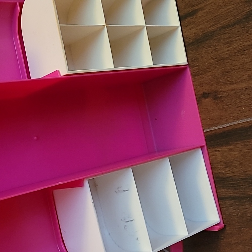 Barbie Vintage Vanity Closet - Picture 11 of 13